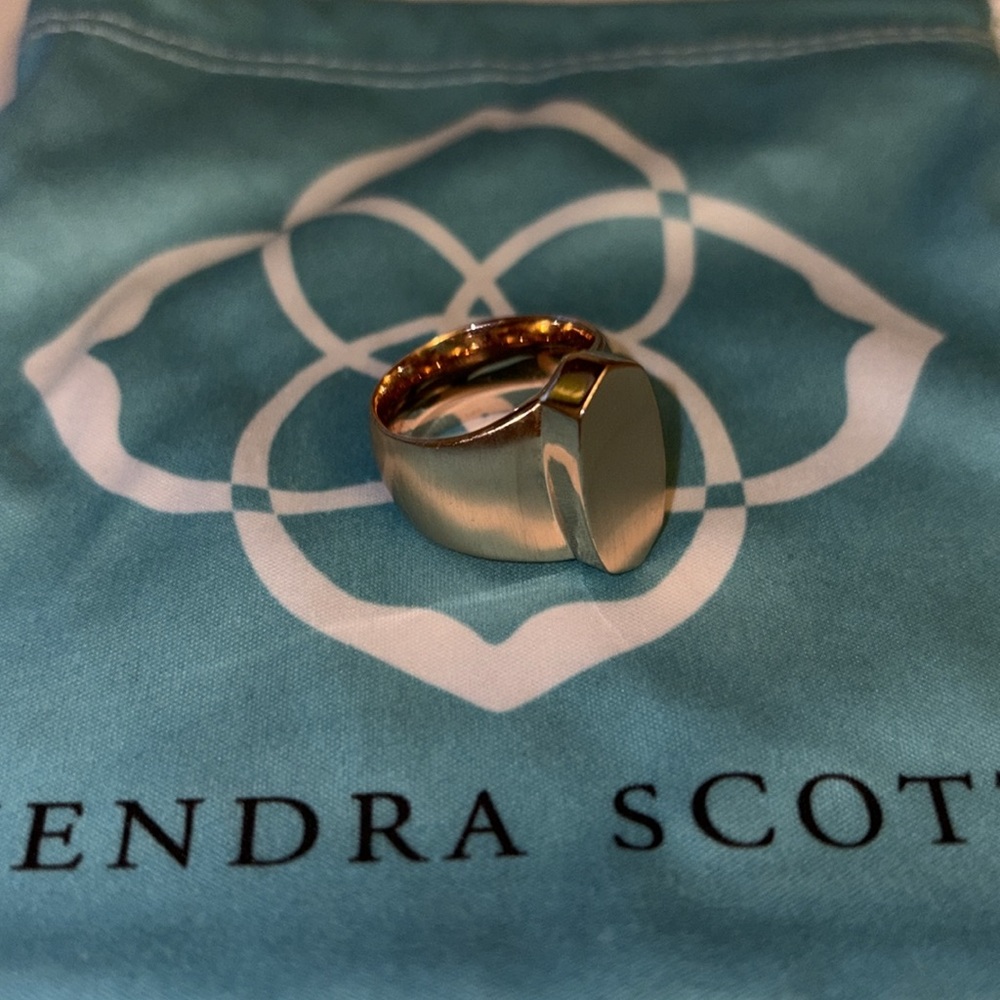 Kendra Scott Rose Gold Ring like new Sz 8 - Picture 7 of 7